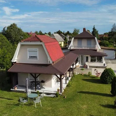 Am Plattensee Casa de Férias Balatonmáriafürdő
