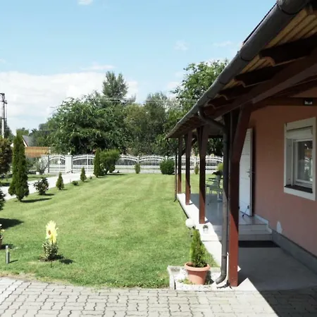 Casa de Férias Am Plattensee Balatonmáriafürdő